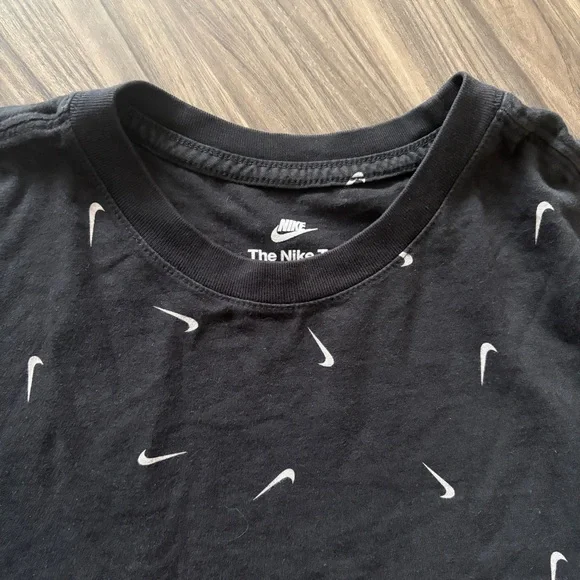 Nike RARE All-Over SWOOSH Print Black Tee - Picture 4 of 9